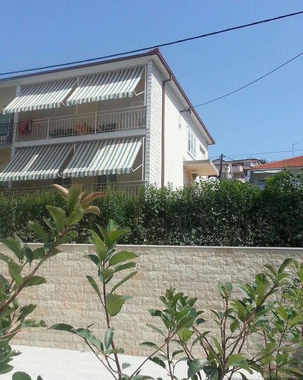 Apartment Ivo Trogir Exterior photo