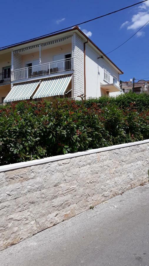 Apartment Ivo Trogir Exterior photo
